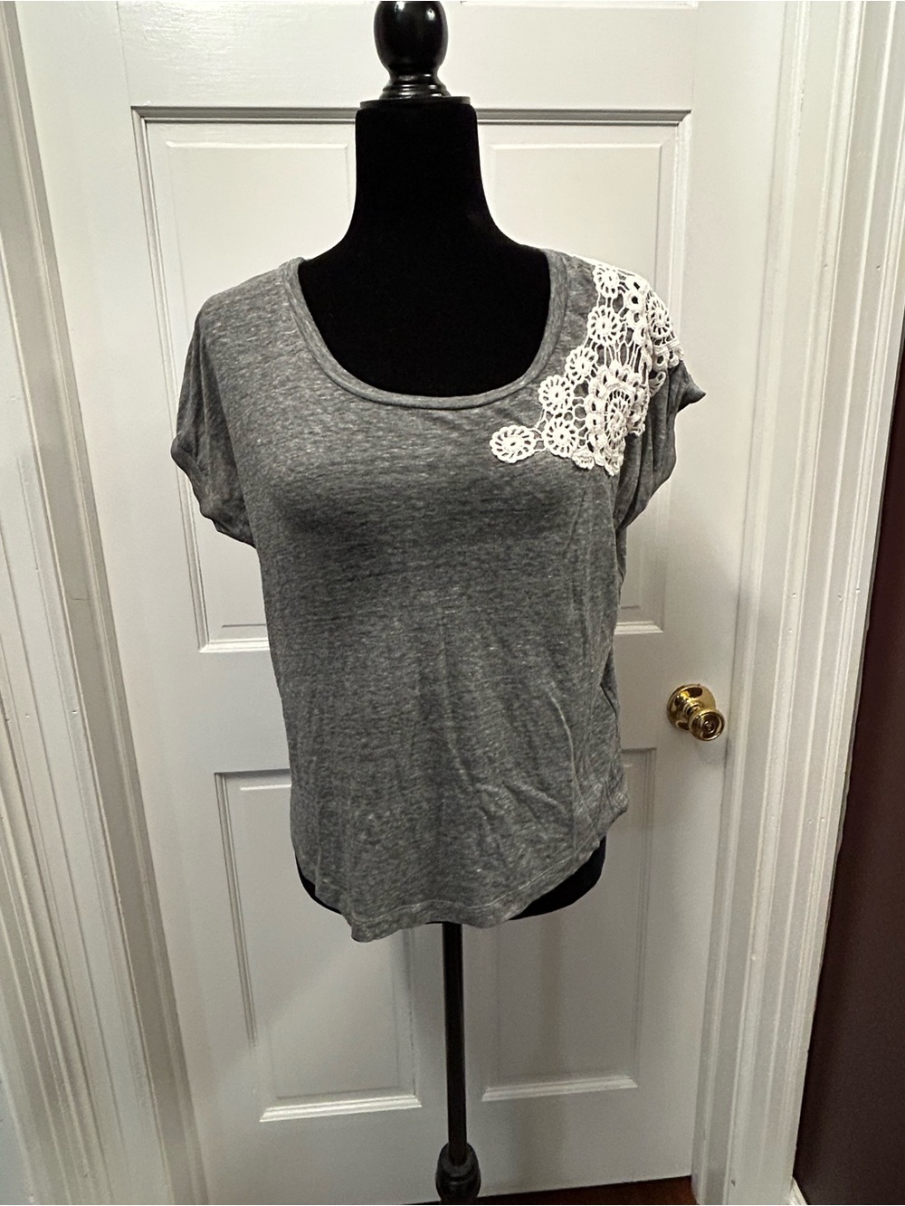 Forever 21 medium gray white lace women short sleeve shirt work casual doily